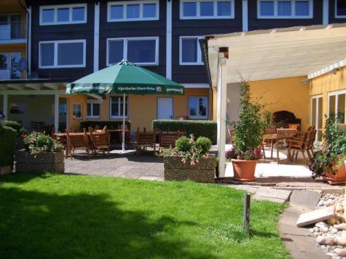 Hotel Traube โลซบวร์ก ภายนอก รูปภาพ